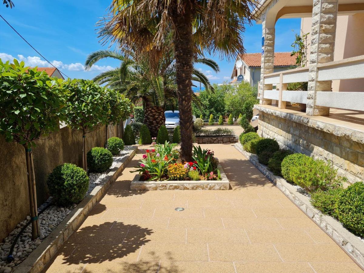 Apartments With A Parking Space Lun, Pag - 4062 Exterior photo